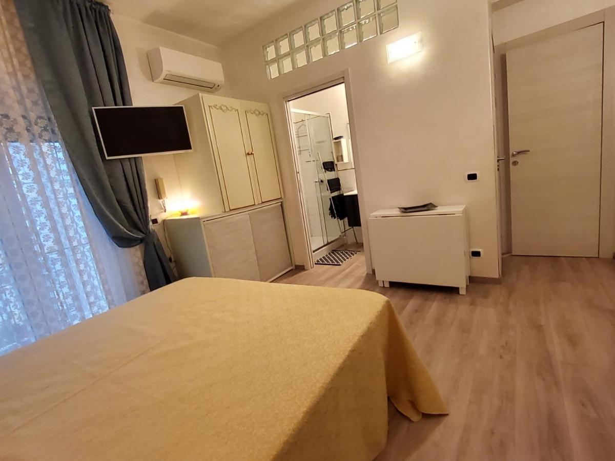 לידו די אוסטיה Annadia Sweet Home B&B מראה חיצוני תמונה