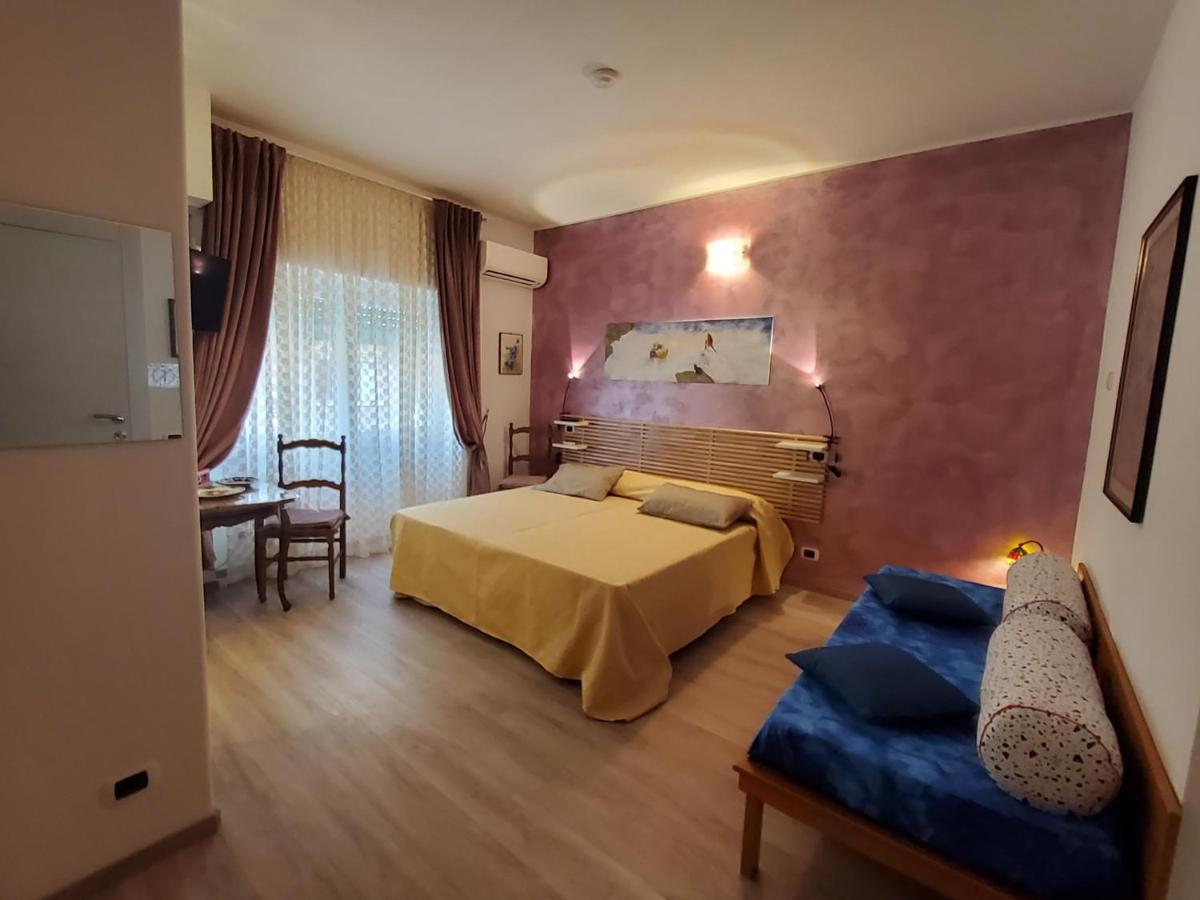 לידו די אוסטיה Annadia Sweet Home B&B מראה חיצוני תמונה