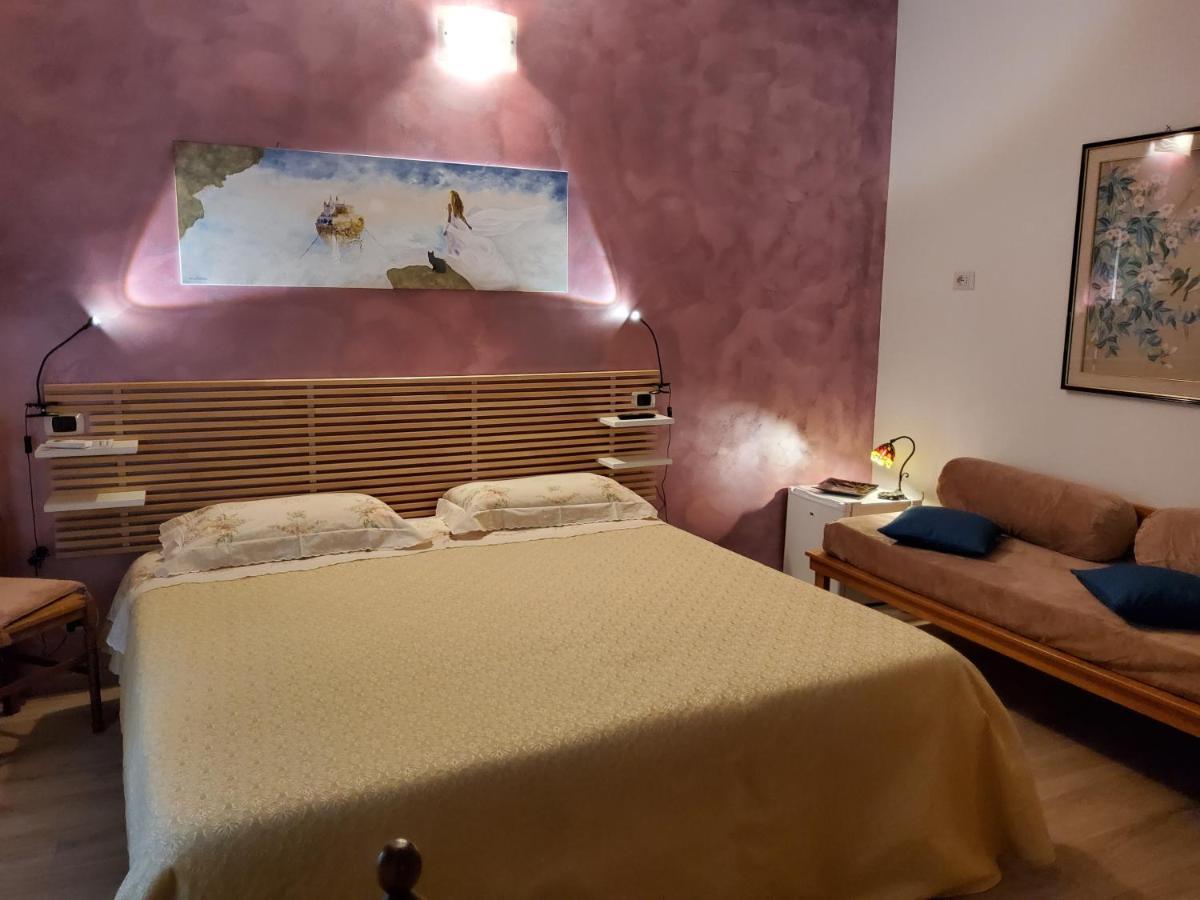 לידו די אוסטיה Annadia Sweet Home B&B מראה חיצוני תמונה
