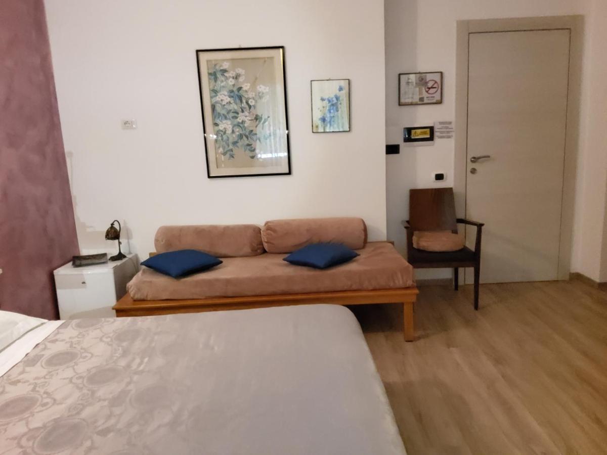 לידו די אוסטיה Annadia Sweet Home B&B מראה חיצוני תמונה