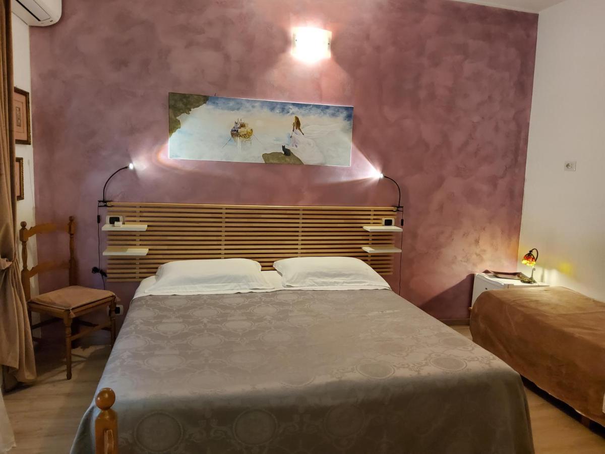לידו די אוסטיה Annadia Sweet Home B&B מראה חיצוני תמונה